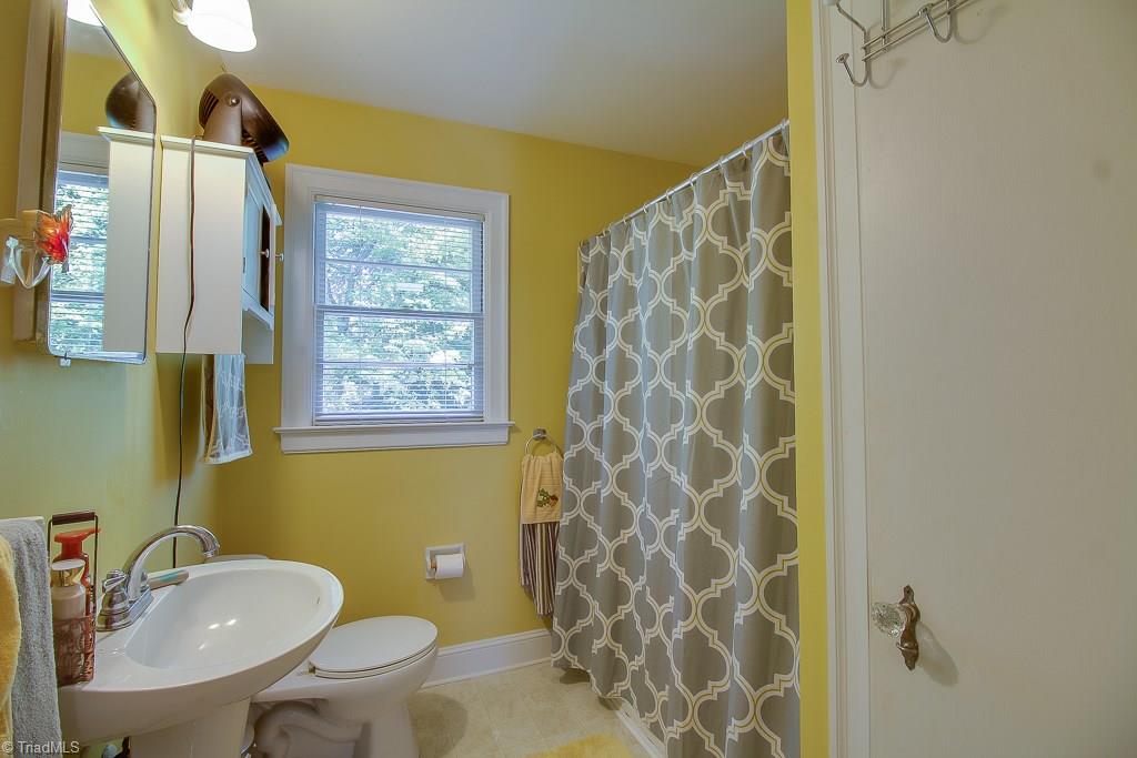 854 Chester Road Winston-Salem, NC 27104 - Photo 13 of 27 Gallery Image 13