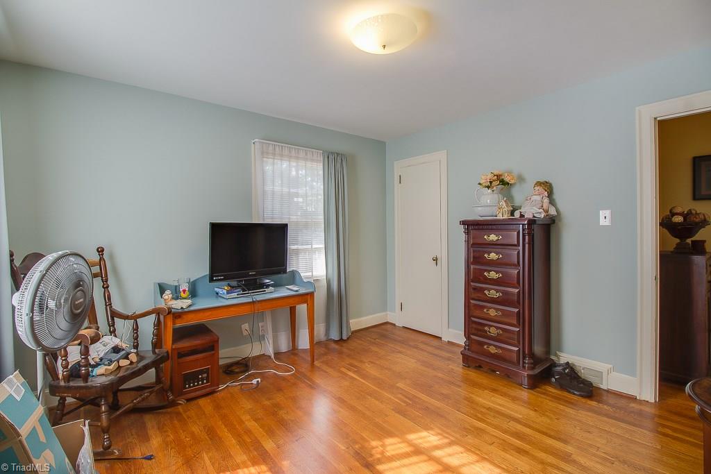 854 Chester Road Winston-Salem, NC 27104 - Photo 14 of 27 Gallery Image 14