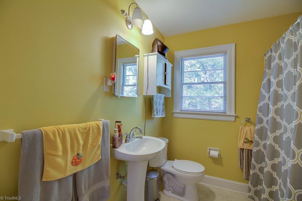 854 Chester Road Winston-Salem, NC 27104 - Photo 15 of 27 Gallery Image 15