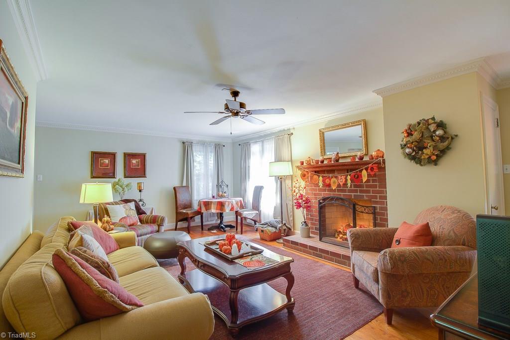 854 Chester Road Winston-Salem, NC 27104 - Photo 3 of 27 Gallery Image 3