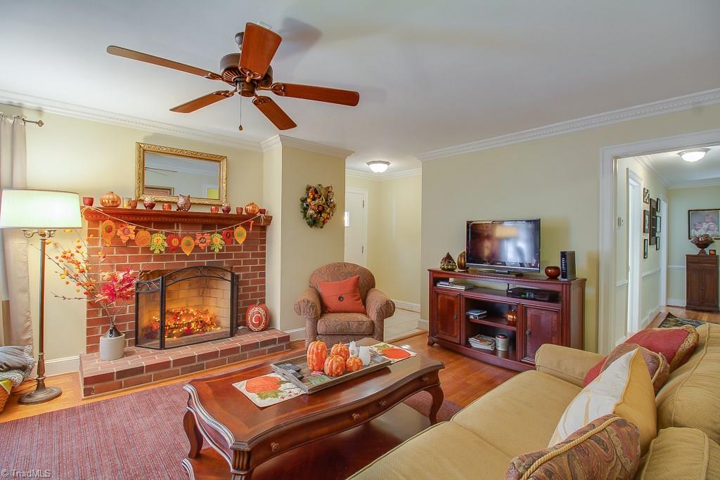 854 Chester Road Winston-Salem, NC 27104 - Photo 4 of 27 Gallery Image 4