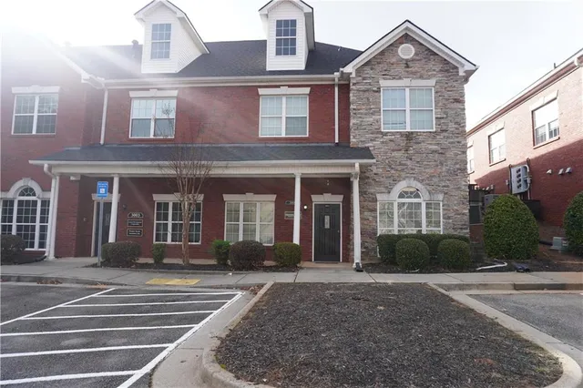 $3,100 | 530 Highland Station Drive, Unit 3004, Suwanee, GA 30024