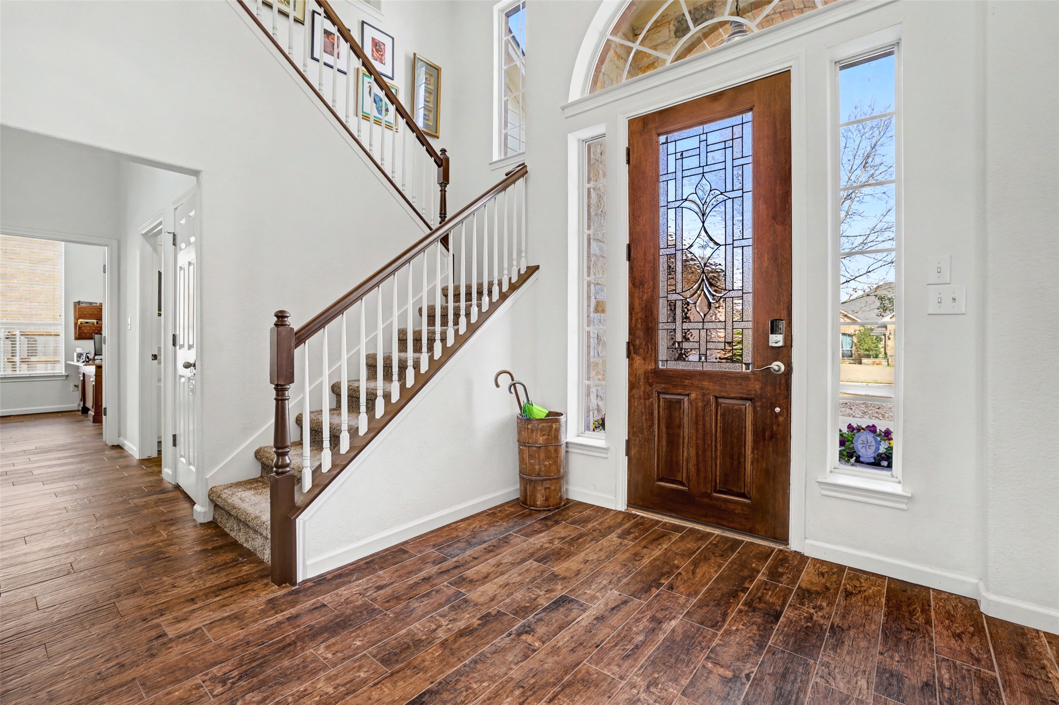 134 Fairwood Drive Georgetown, TX 78628 - Photo 3 of 39