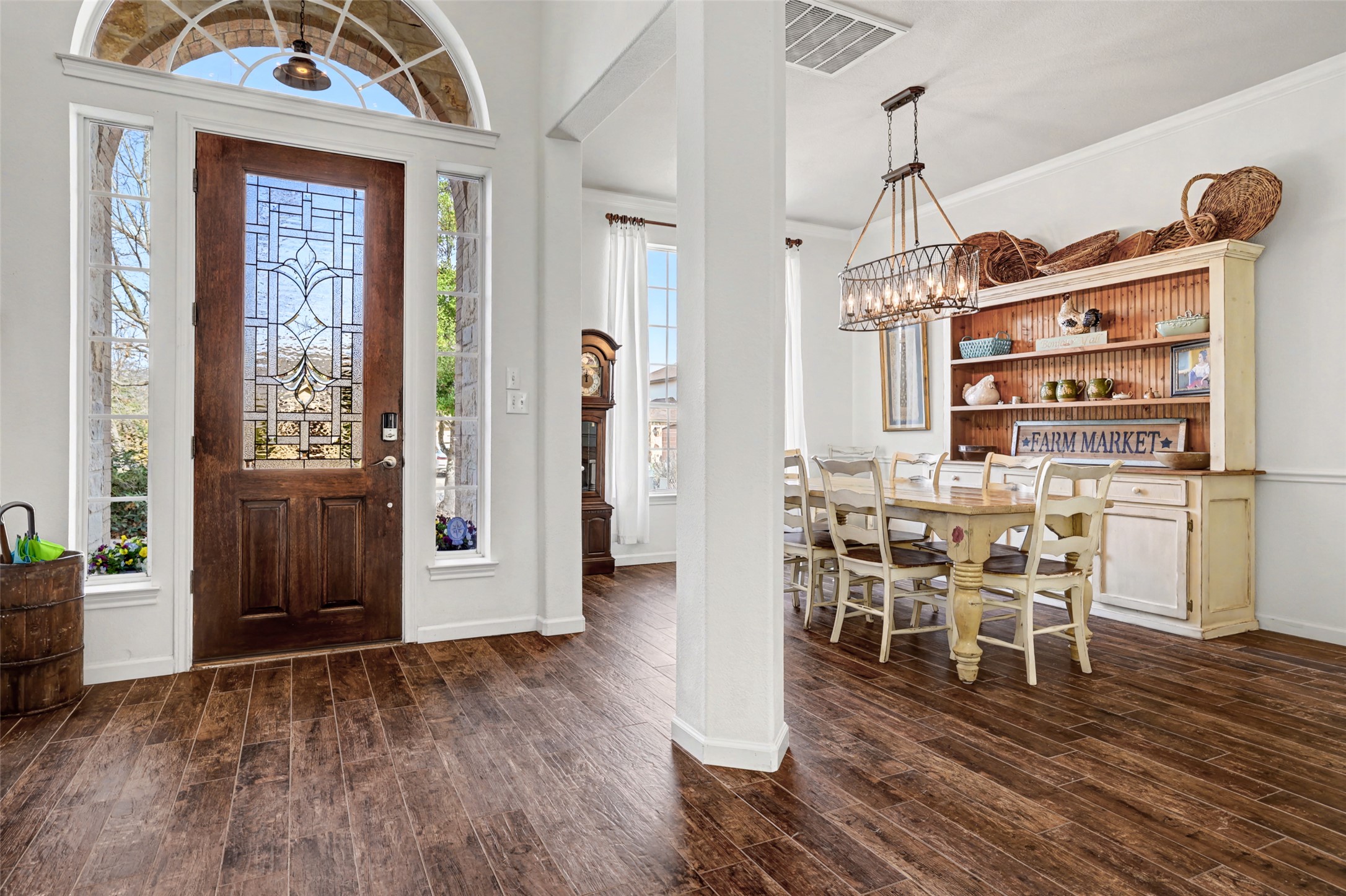 134 Fairwood Drive Georgetown, TX 78628 - Photo 4 of 39