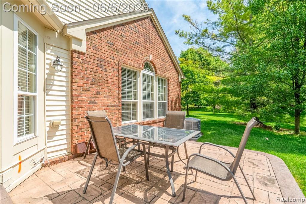 49105 Hawksburry Road Canton, MI 48188 - Photo 44 of 51
