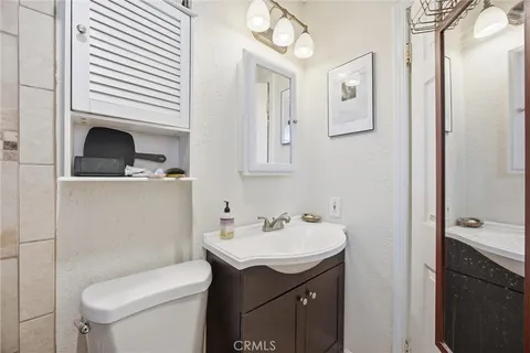 $1,049,000 | 2007 Thurman Avenue, Los Angeles, CA 90016