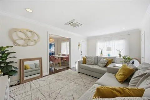 $1,049,000 | 2007 Thurman Avenue, Los Angeles, CA 90016