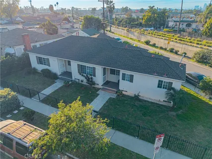 $1,049,000 | 2007 Thurman Avenue, Los Angeles, CA 90016