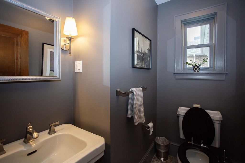 284 Main Street Wakefield, MA 01880 - Photo 12 of 42