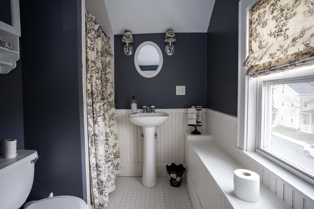 284 Main Street Wakefield, MA 01880 - Photo 31 of 42