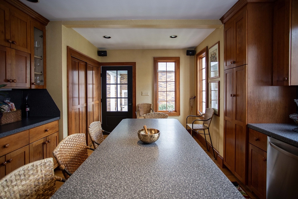 284 Main Street Wakefield, MA 01880 - Photo 8 of 42