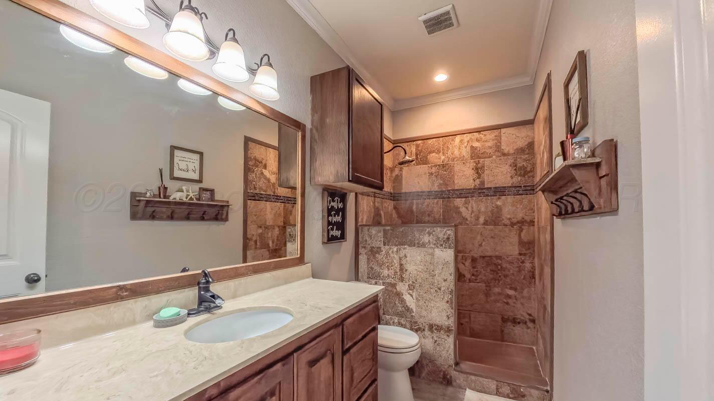 18600 Sundancer Lane Bushland, TX 79124 - Photo 12 of 26 2nd Bathroom