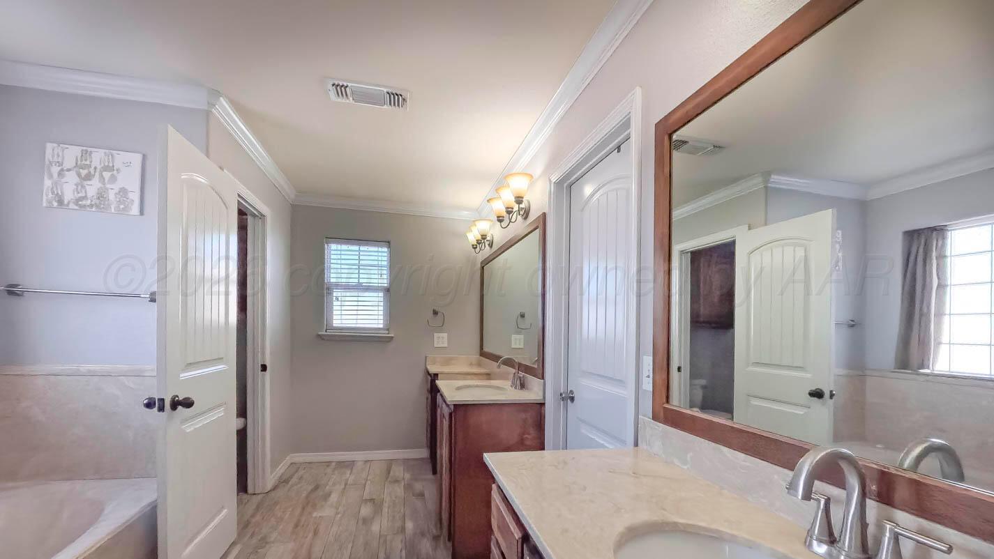 18600 Sundancer Lane Bushland, TX 79124 - Photo 18 of 26 Primary Bath