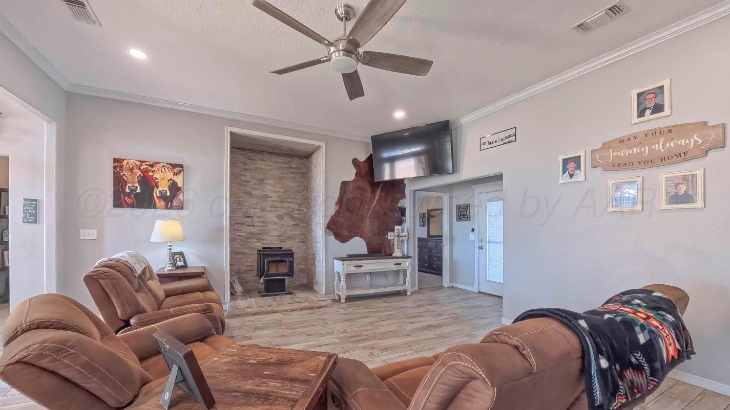 18600 Sundancer Lane Bushland, TX 79124 - Photo 5 of 26 Living Room