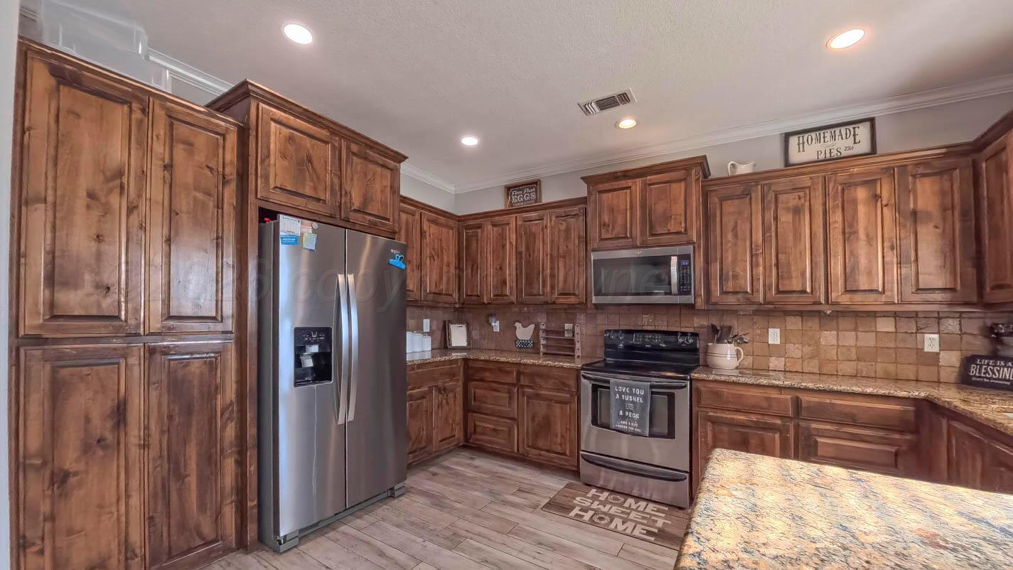 18600 Sundancer Lane Bushland, TX 79124 - Photo 8 of 26 Kitchen