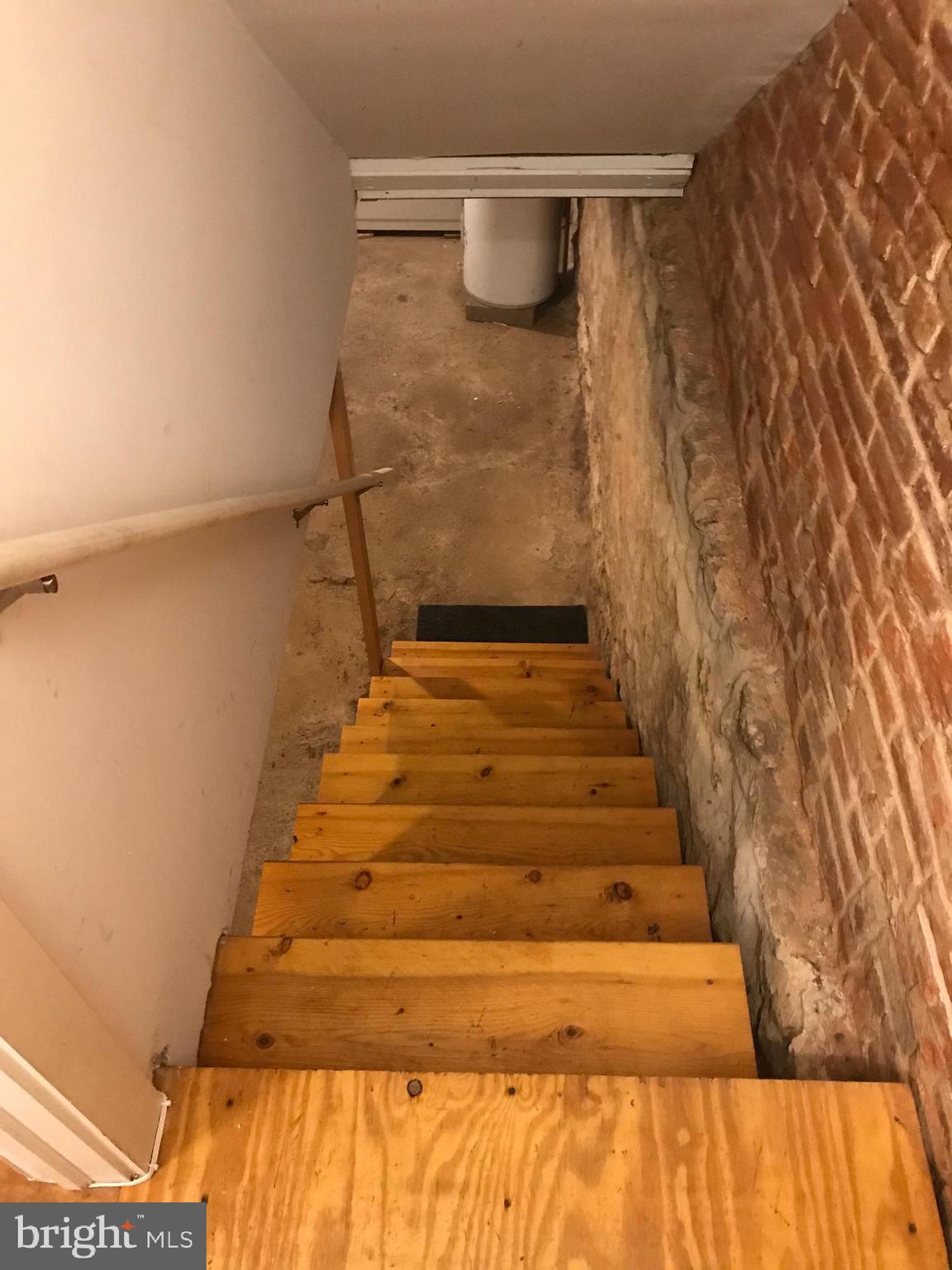 523 Budd Street Philadelphia, PA 19104 - Photo 39 of 48 a view of entryway