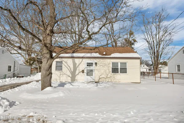 $2,500 | 3 Miracle Lane, Colonie, NY 12211