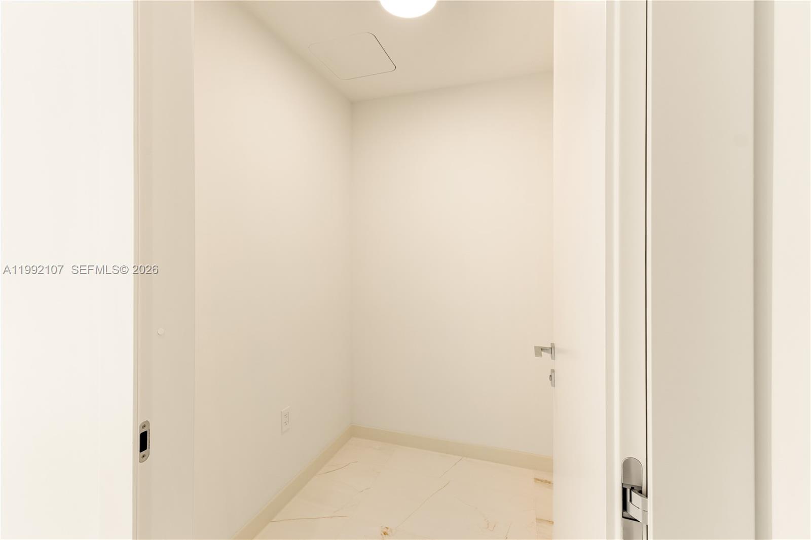 300 Biscayne Blvd Way, Unit 2103C Miami, FL 33131 - Photo 33 of 41 a small space with a window