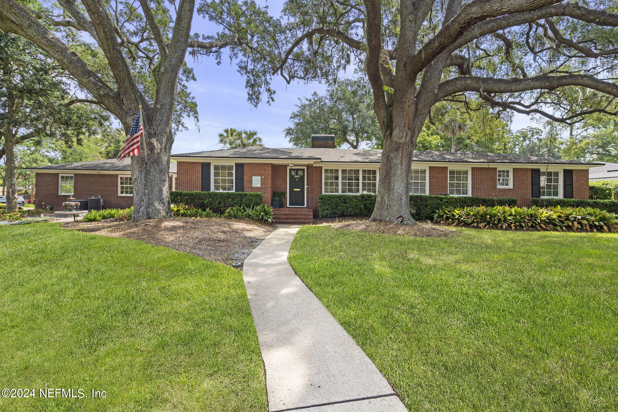 2405 Laurel Road Jacksonville, FL 32207 - Photo 1 of 25 front