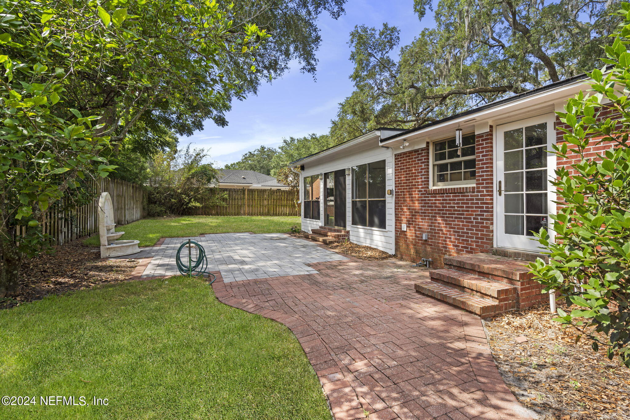 2405 Laurel Road Jacksonville, FL 32207 - Photo 22 of 25 backyard