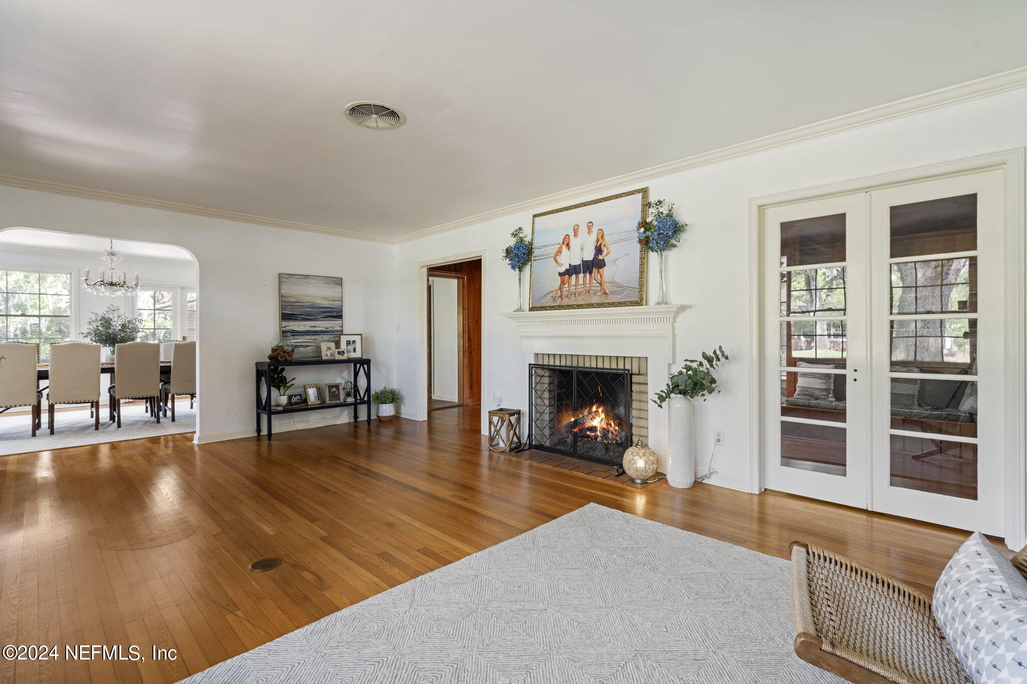 2405 Laurel Road Jacksonville, FL 32207 - Photo 5 of 25 living