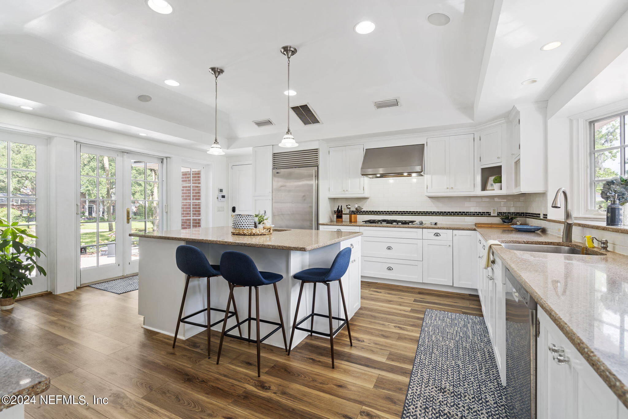 2405 Laurel Road Jacksonville, FL 32207 - Photo 10 of 25 kitchen