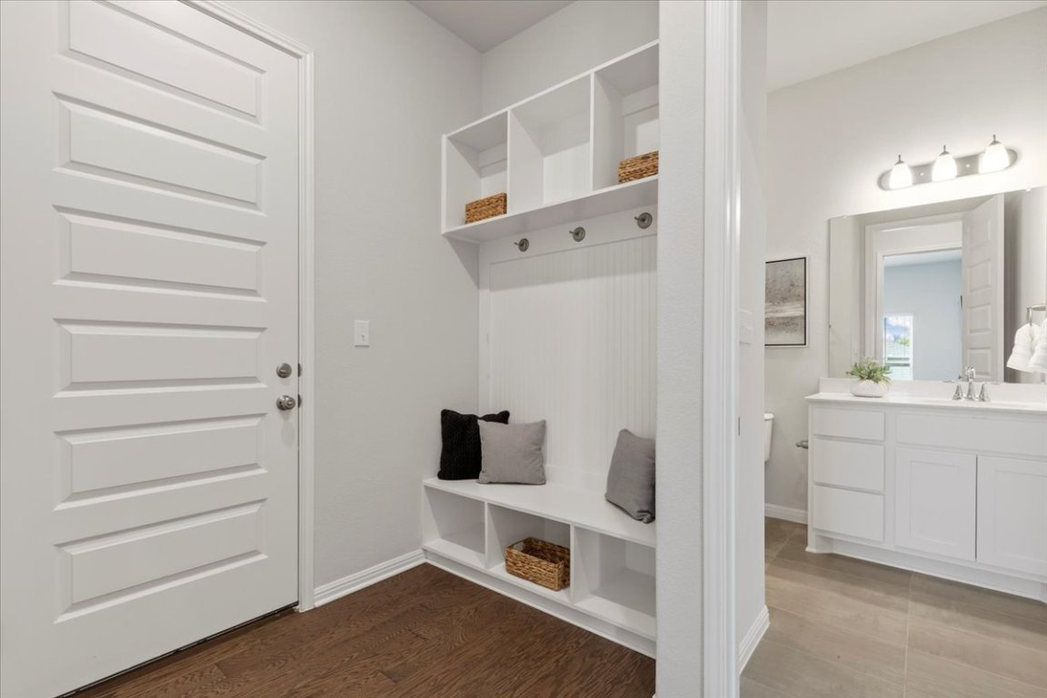 271 Eclipse Drive Austin, TX 78737 - Photo 25 of 39 a view of kitchen with cabinets