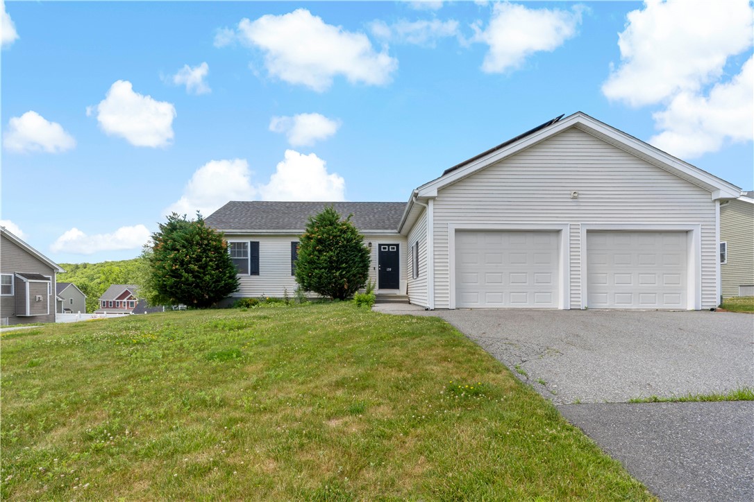 139 Danielle Drive Woonsocket, RI 02895 - Photo 1 of 20