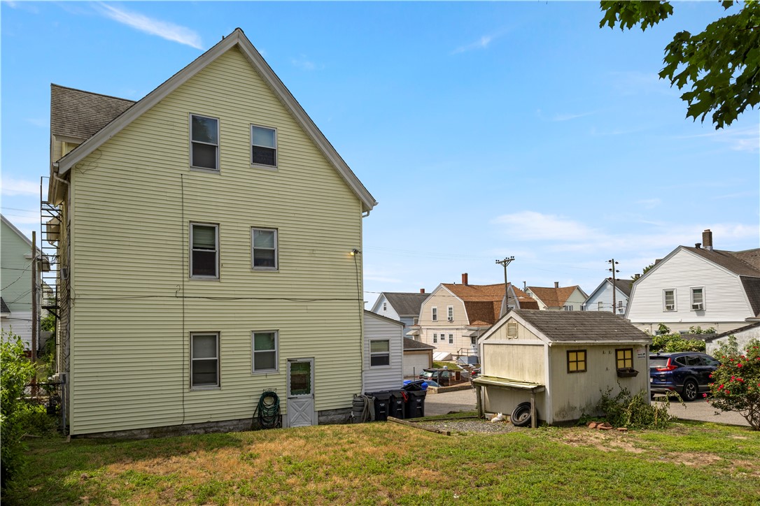 75 Baldwin Street Pawtucket, RI 02860 - Photo 39 of 47