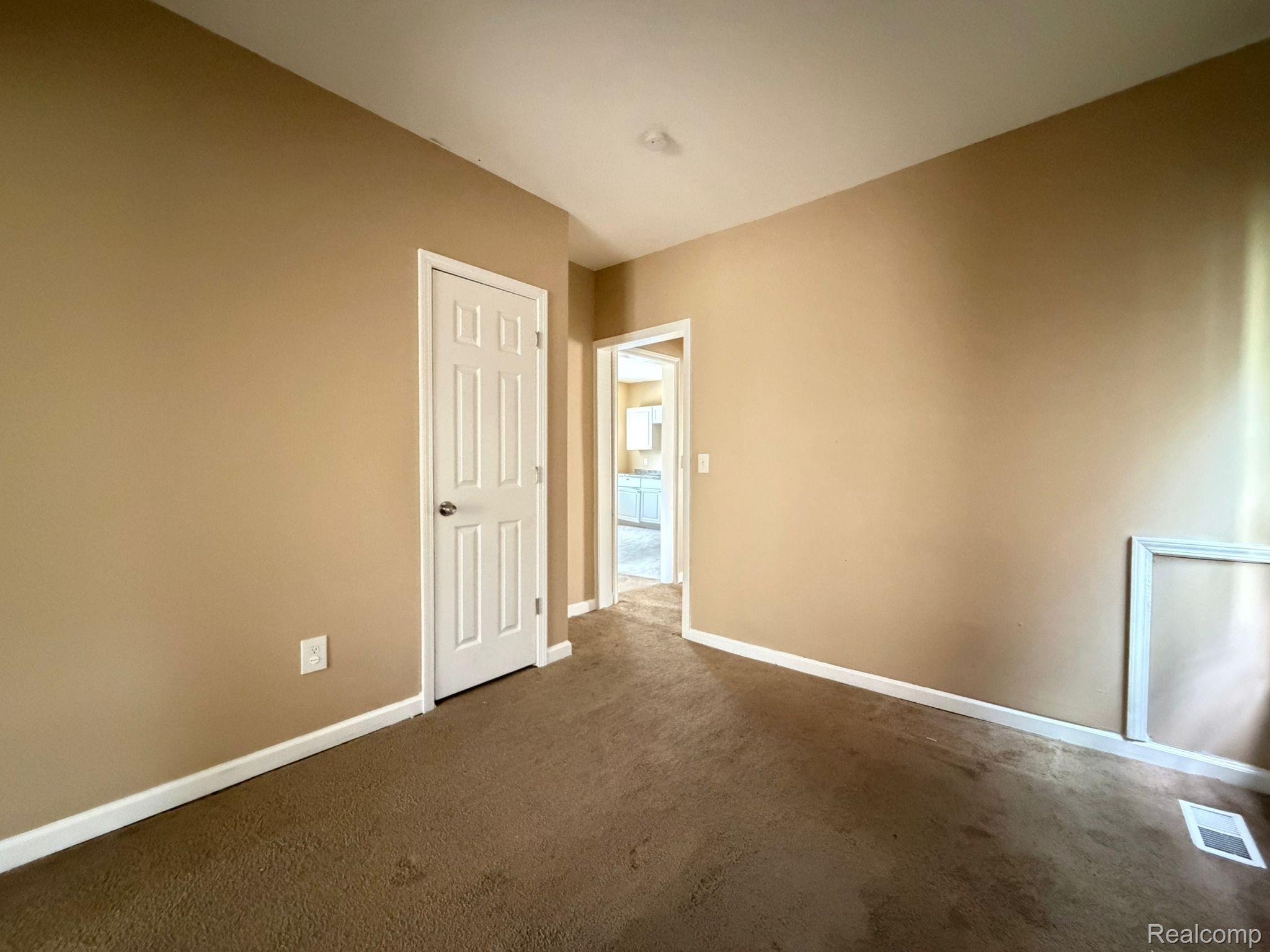 15935 Normandy Street Detroit, MI 48238 - Photo 28 of 28 dd68684f-364d-4ede-840a-3f2fc3816267.jpeg