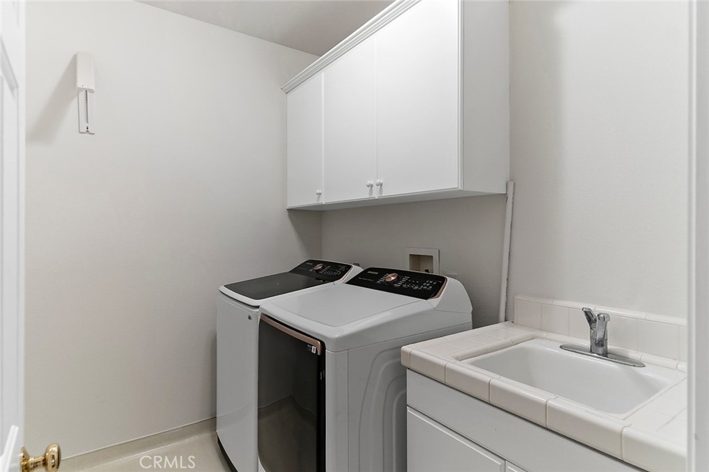 19 Riverside Irvine, CA 92602 - Photo 11 of 40