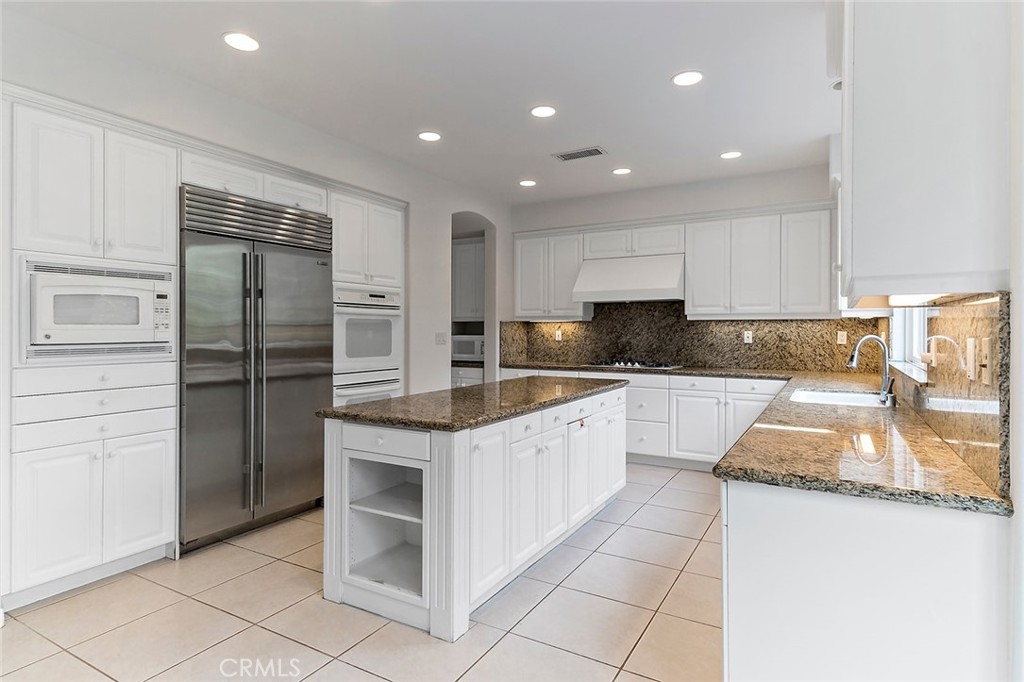 19 Riverside Irvine, CA 92602 - Photo 5 of 40