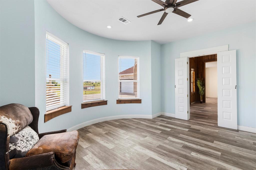 241 Gentry Road Ennis, TX 75119 - Photo 4 of 38