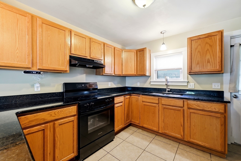 85 Otter Point Road Westfield, MA 01085 - Photo 6 of 40