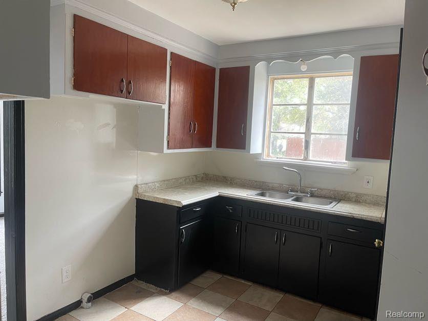 19351 Ryan Road Detroit, MI 48234 - Photo 10 of 18