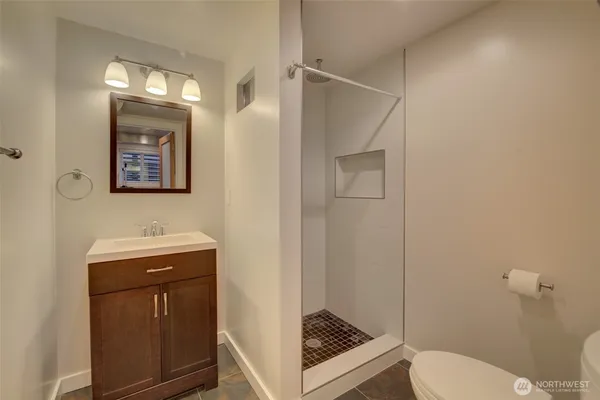 $5,200 | 357 29th Avenue, Seattle, WA 98122