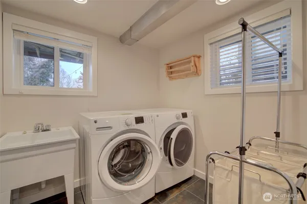 $5,200 | 357 29th Avenue, Seattle, WA 98122