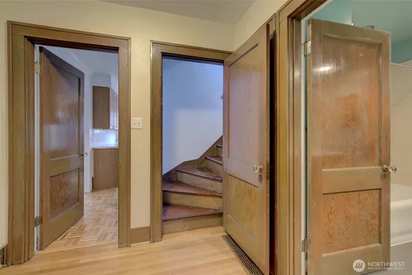 $5,200 | 357 29th Avenue, Seattle, WA 98122