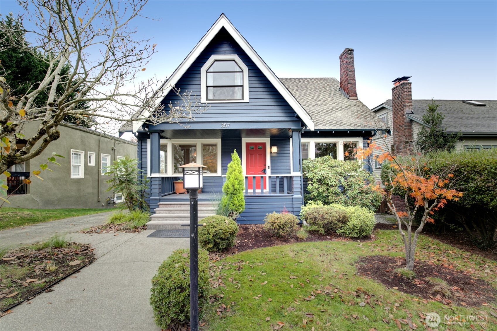 357 29th Avenue Seattle, WA 98122 - Photo 31 of 31 a front view of a house with garden