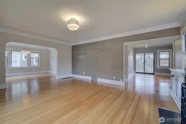 $5,200 | 357 29th Avenue, Seattle, WA 98122