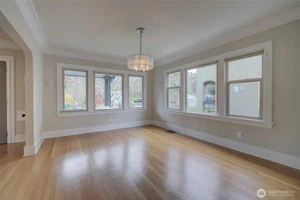 $5,200 | 357 29th Avenue, Seattle, WA 98122