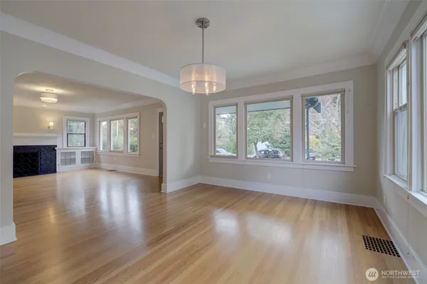 $5,200 | 357 29th Avenue, Seattle, WA 98122