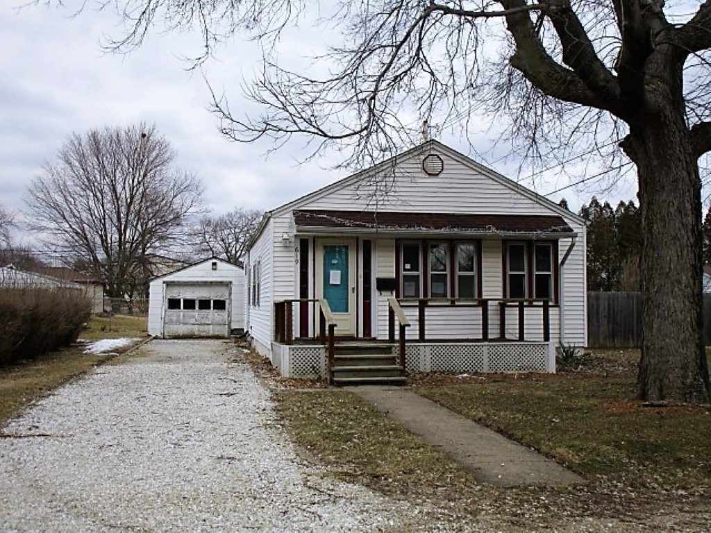 619 West Pine Street Chillicothe, IL 61523 - Photo 1 of 15