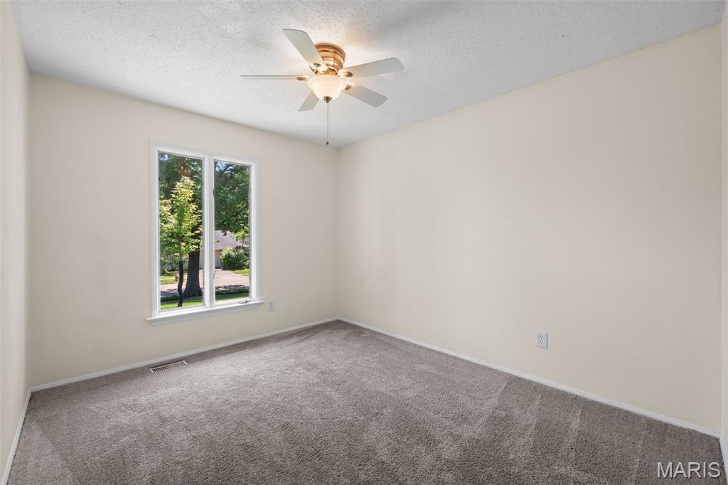 1437 Sunnytree Lane Ballwin, MO 63021 - Photo 18 of 41