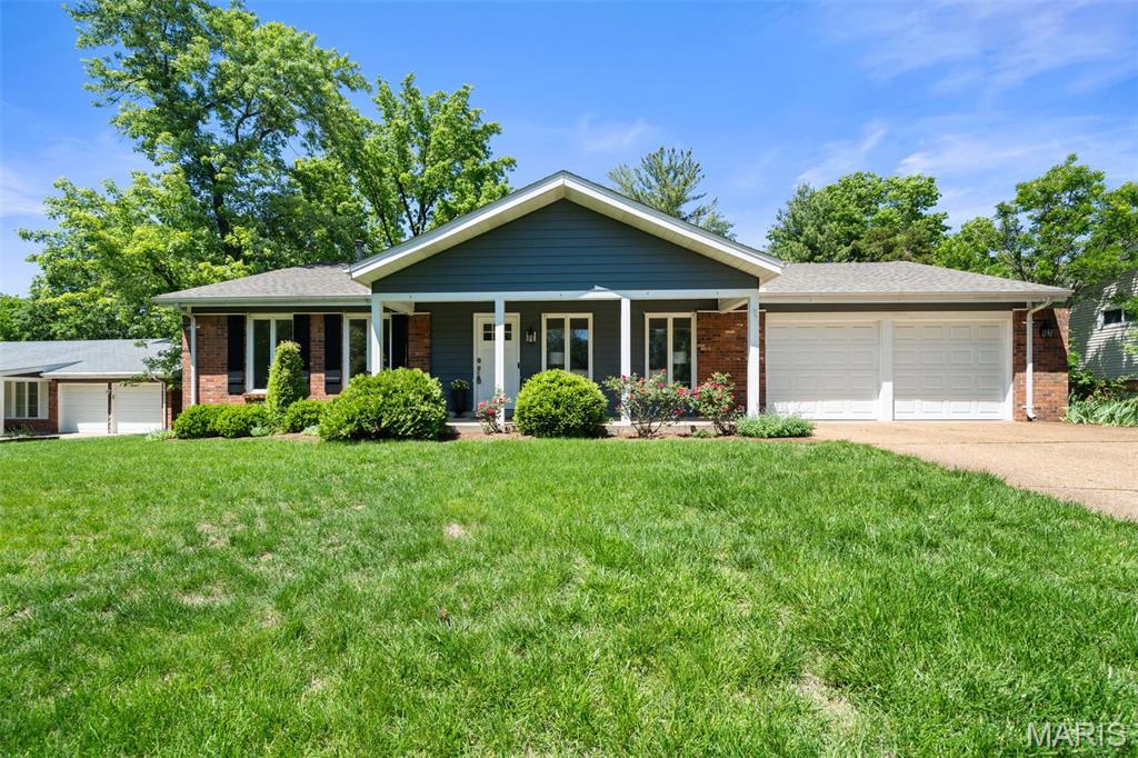 1437 Sunnytree Lane Ballwin, MO 63021 - Photo 2 of 41
