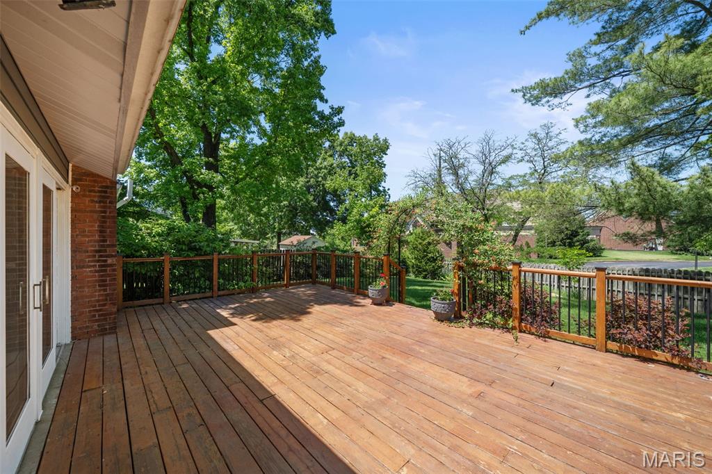 1437 Sunnytree Lane Ballwin, MO 63021 - Photo 33 of 41