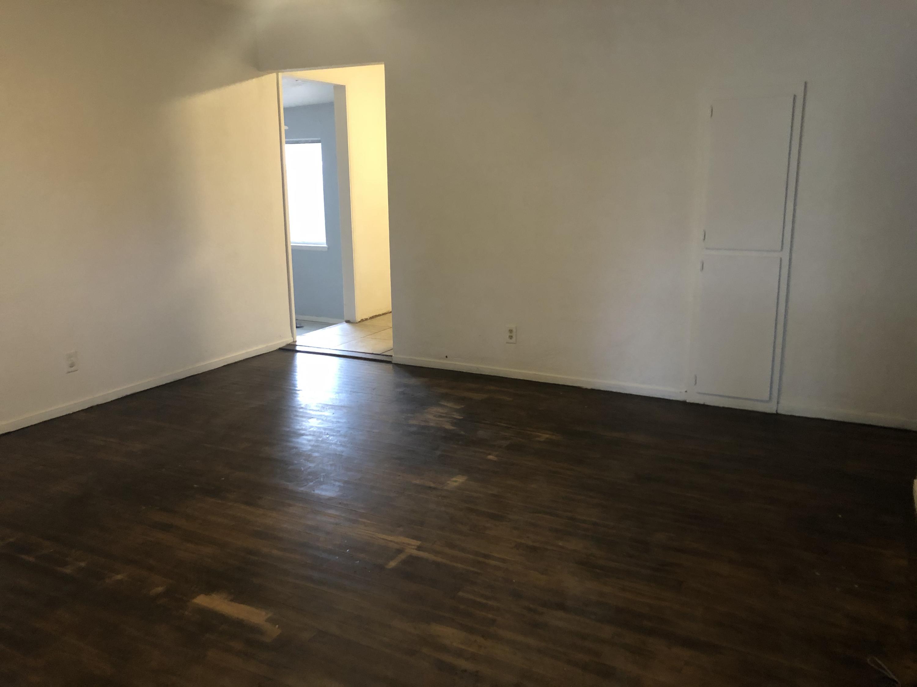 336 North B Street Exeter, CA 93221 - Photo 2 of 8 IMG-6027