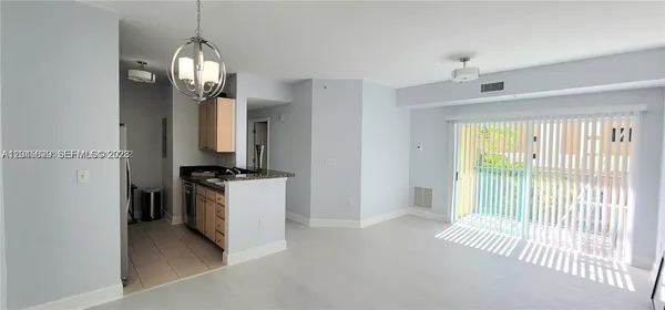 $3,600 | 6001 Southwest 70th Street, Unit 215, South Miami, FL 33143