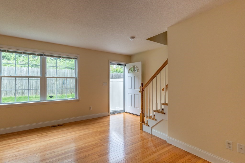 8 Hockanum Road, Unit 9 Northampton, MA 01060 - Photo 8 of 21 Gallery Image 8