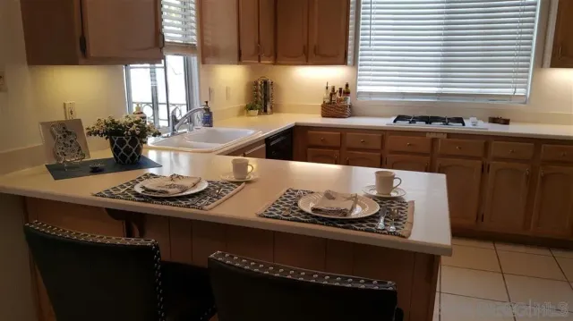 $4,990 | 5157 Renaissance Avenue, Unit A, San Diego, CA 92122